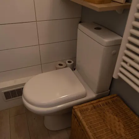 Bright & Quiet With Garden View 아파트 파리